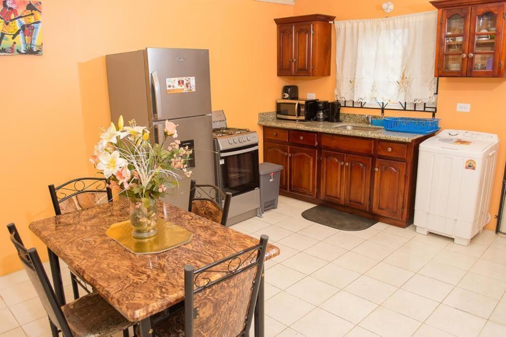 Perfect Vacation Villa Montego Bay Eksteriør bilde